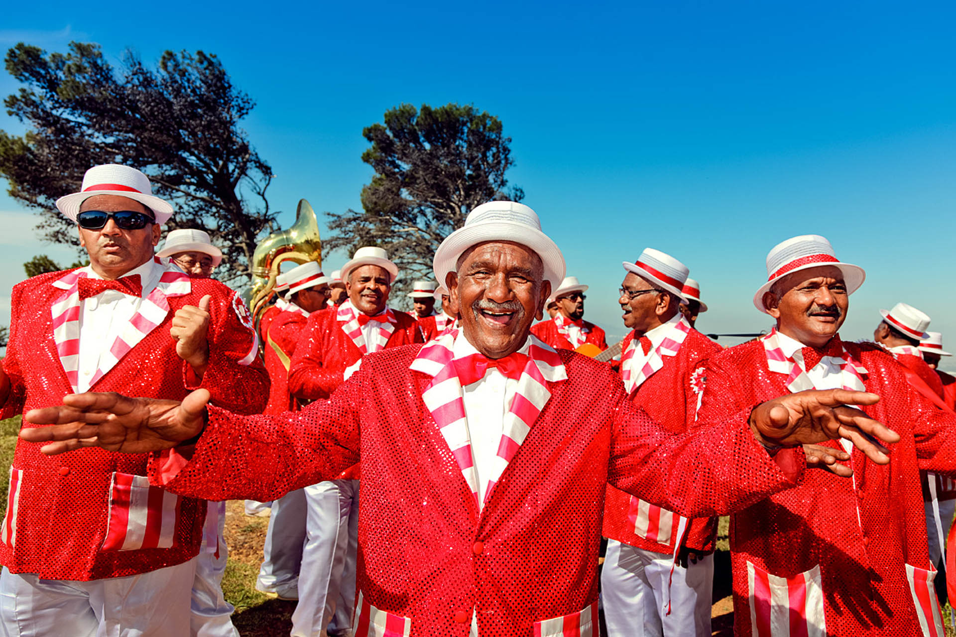 Teilnehmer eines Firmenevents erleben den Minstrel Karneval in Kapstadt